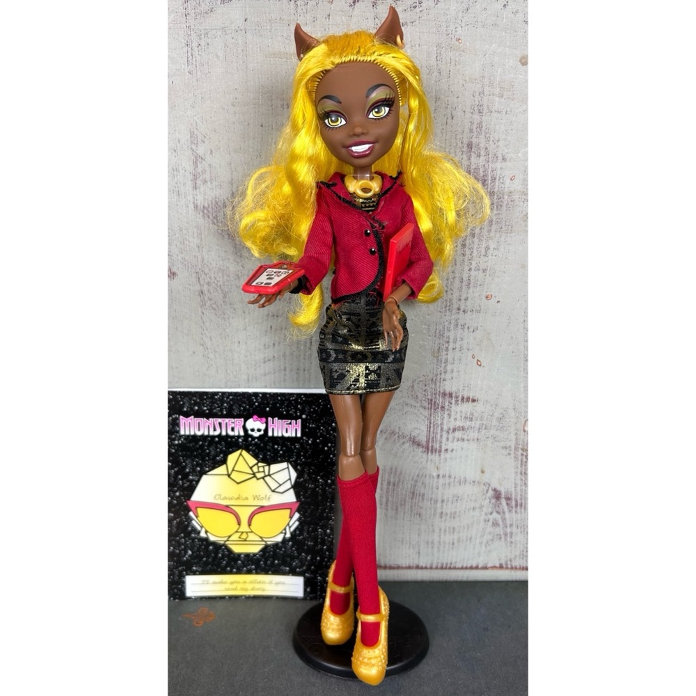 Monster High Clawdia Wolf Frights Camera Action Doll
